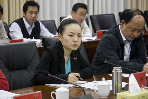 李晖与村官代表座谈：倾听基层百姓呼声 共求农村发展良策