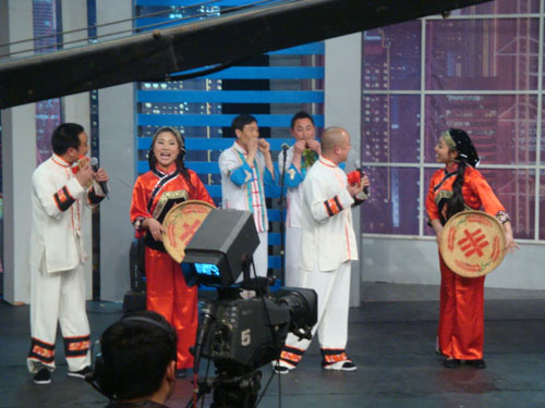 三节布龙、客家山歌走进《越策越开心》，客家风情感染三湘观众