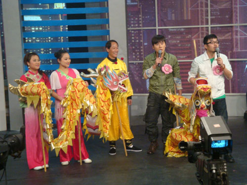 三节布龙、客家山歌走进《越策越开心》，客家风情感染三湘观众