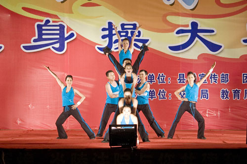 舞动青春韵律，真情讴歌炎陵