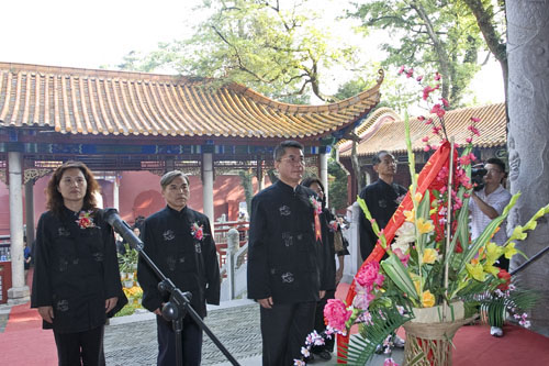 东莞台商子弟学校教职工炎帝陵祭祖