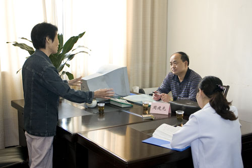 炎陵县首次实行县长接待日制度