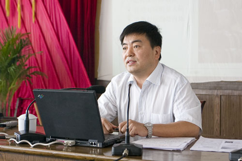 县委理论学习中心组开展集中（扩大）学习