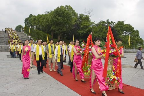 株洲市清水塘循环经济工业区社会各界公祭炎帝陵