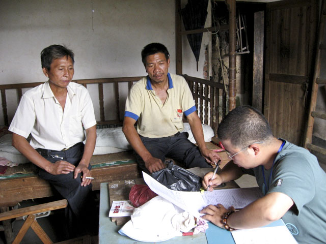 炎陵县义工走访水口特困学生