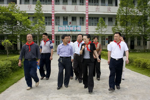 李晖与农村孩子欢度“六一”