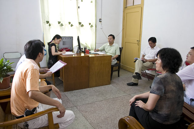 县委书记接访日：潘才良接待来访群众