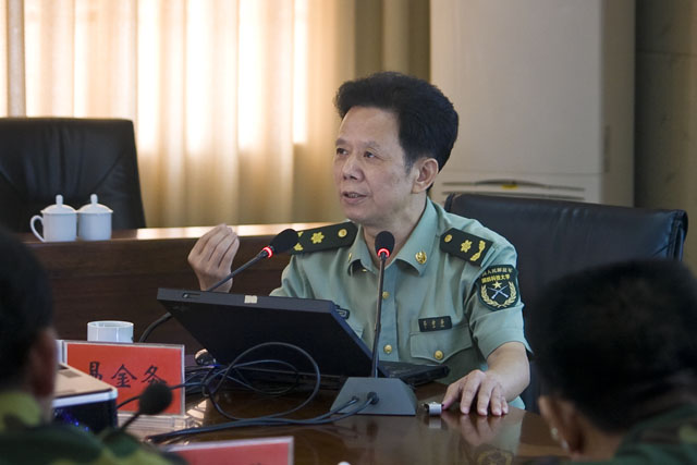 我县开展县级以上领导“军事活动日”活动