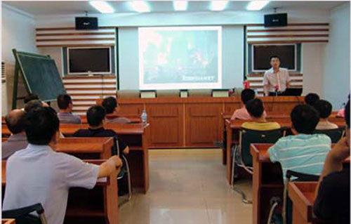 省消防协会到攸县湘东化机厂开展国庆消防安全知识培训