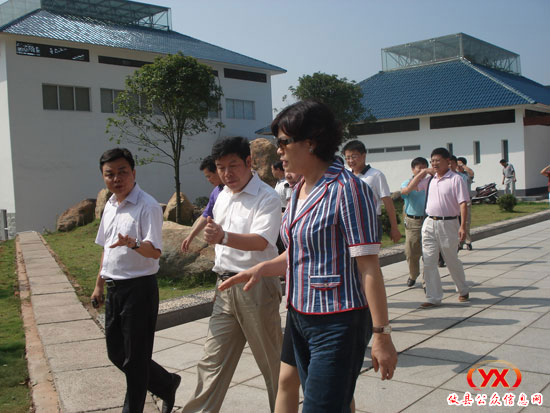 副省长甘霖亲临我县酒埠江景区视察旅游工作