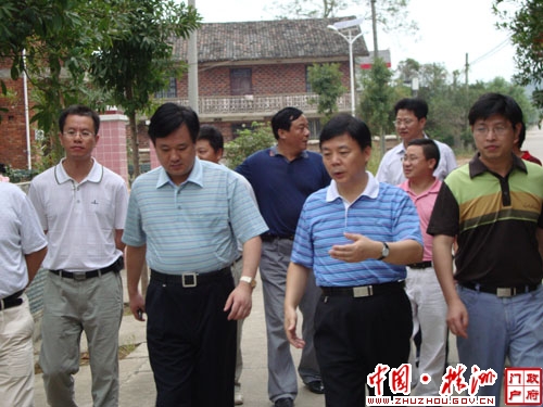 省财政厅副厅长郭秀宏在攸县视察工作