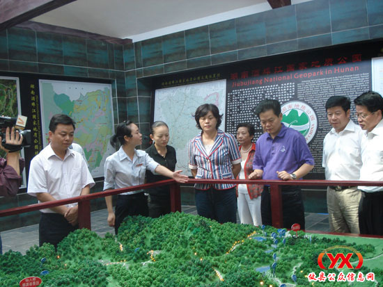 副省长甘霖亲临我县酒埠江景区视察旅游工作