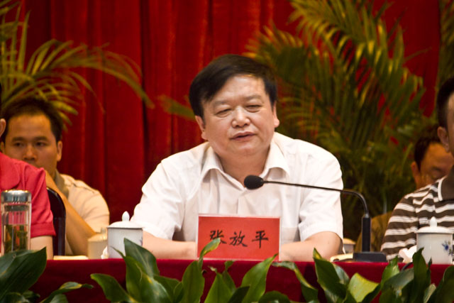 我县召开推进教育强县暨庆祝第25个教师节大会