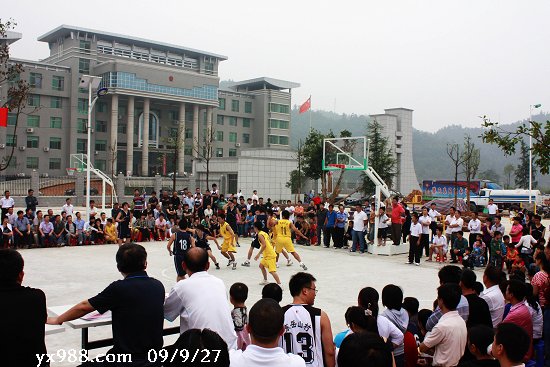 “中天杯”篮球赛奏响黄丰桥镇庆祝国庆序曲