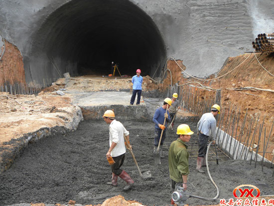 重点工程巡礼之三：南岳冲隧道正在加紧施工