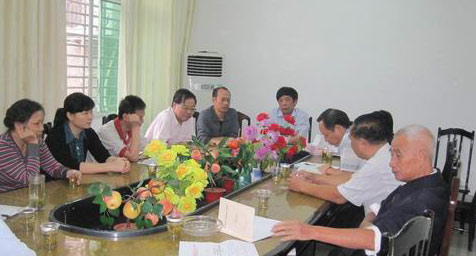 县总工会组织学习十七届四中全会精神