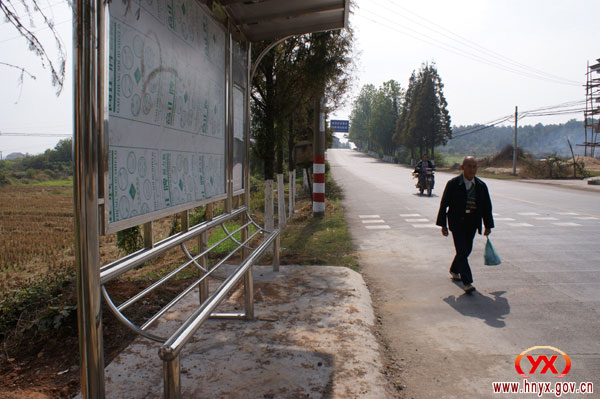 攸县农村“招呼站”正在加紧施工安装