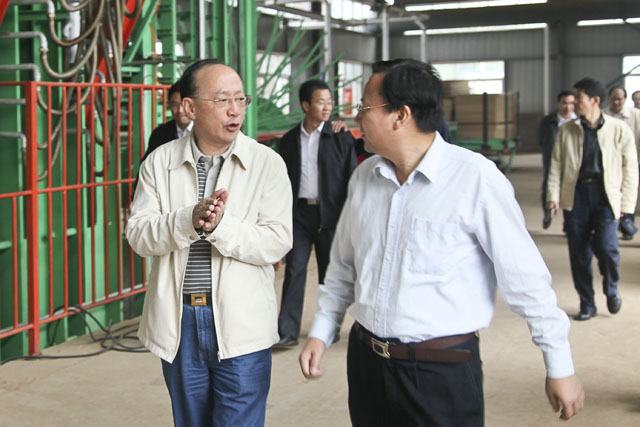 王汀明在我县进行工作调研