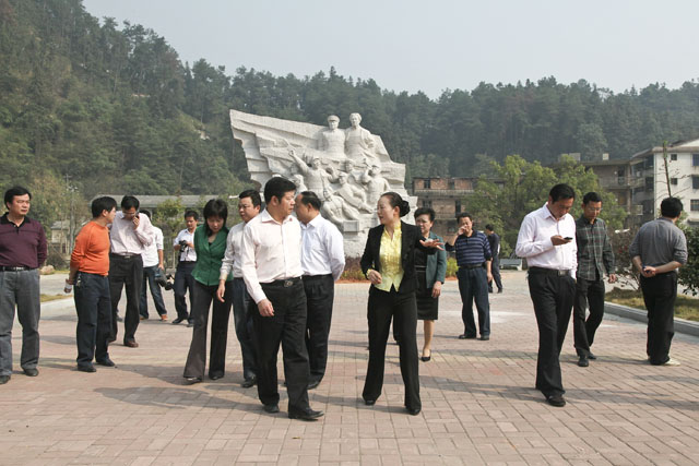 攸县党政考察团到我县考察