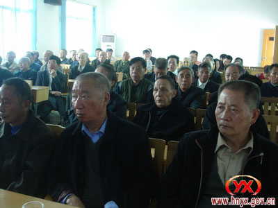 县林业局召开座谈会　喜迎老年节