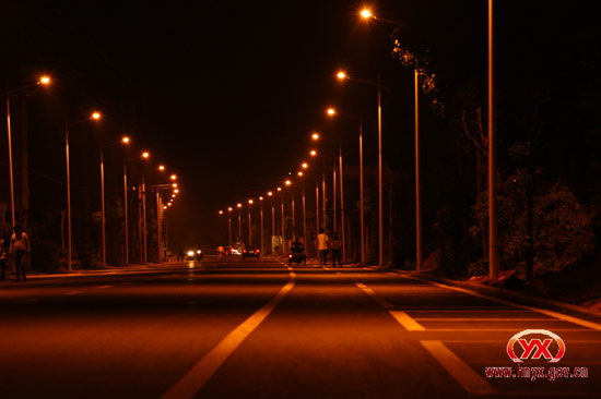 灯光璀璨美攸城　众星争明上品位