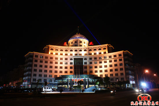 长假，酒店张灯结彩迎宾客（图）