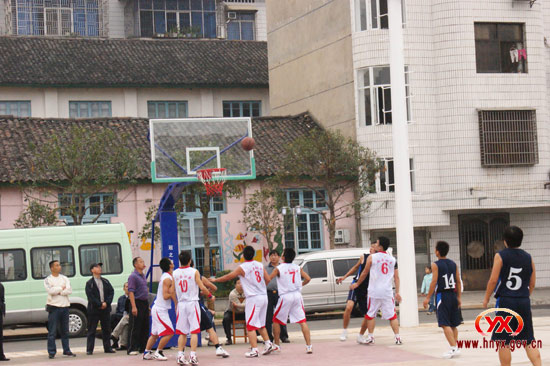 机关男子篮球赛拉开我县“倡导健康文明生活”系列文体活动序幕