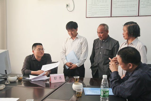 副县长彭志在“县长信访接待日”开展接访活动