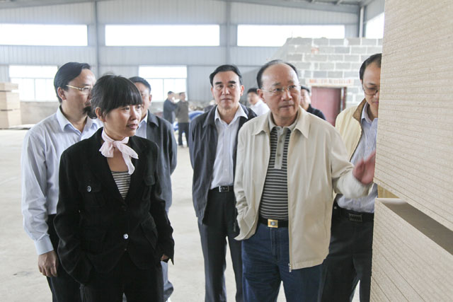 王汀明在我县进行工作调研