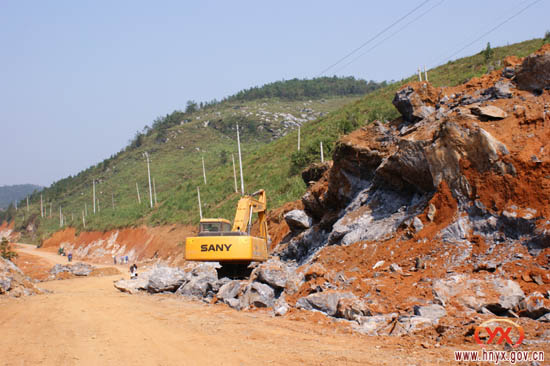 国庆长假S315施工工地热火朝天（图）