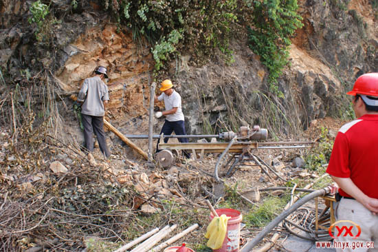 国庆长假S315施工工地热火朝天（图）