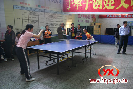 全县职工乒乓球赛在县城开赛