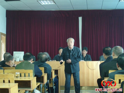 县林业局召开座谈会　喜迎老年节