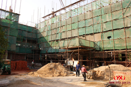 县职教中心实训楼建设工地如火如荼