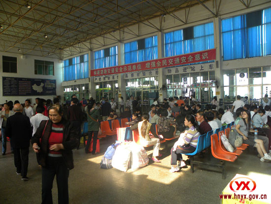 我县交通客运迎来节后客流高峰