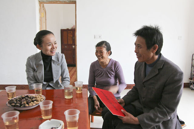 李晖到鹿原镇看望慰问困难户