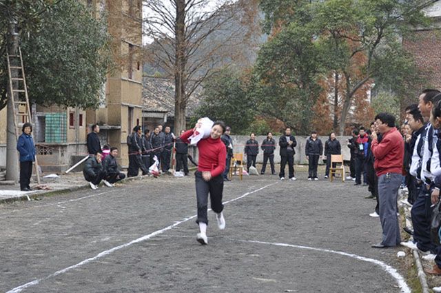 炎陵县举行2009年农民趣味运动会