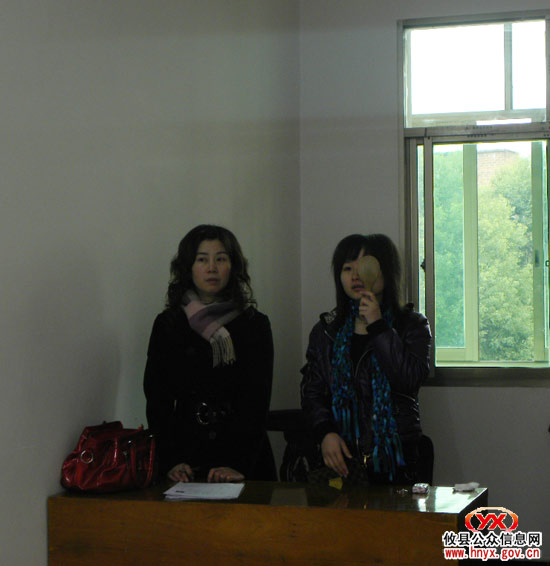 寒风冷雨中：攸县女青年参军体检现场“热”