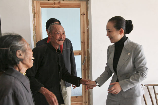 李晖到鹿原镇看望慰问困难户