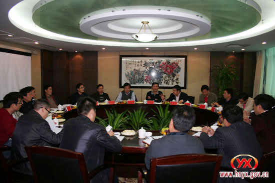 市统计局局长丁润高一行来我县调研