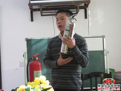 县总工会特邀专业人士进行消防知识讲座