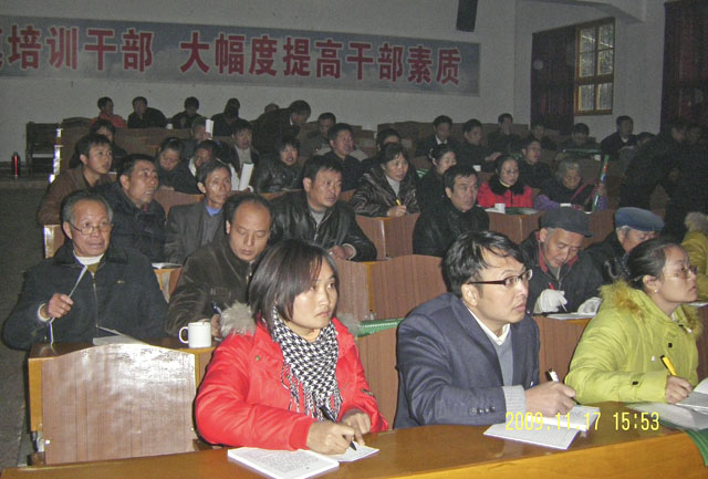 县卫生局全面推广和培训农村医疗卫生适宜技术