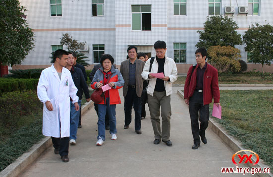 国家发改委稽查办来攸督查乡镇卫生院建设情况