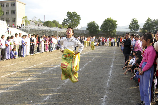 水口镇中学举行第24届学生田径运动会