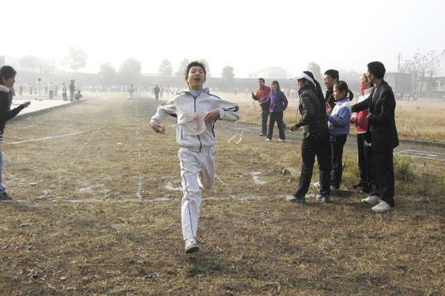 水口镇中学举行第24届学生田径运动会