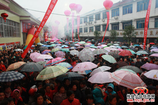 投资600万建设10个月的网岭大市场今日隆重开业