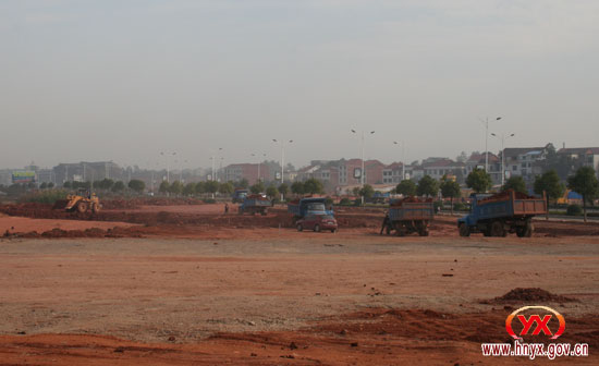 我县投资1800万正在修建城区大型休闲广场