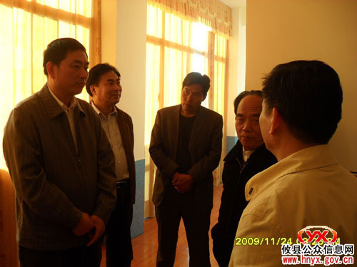 市委常委、市委秘书长王志刚一行到网岭罗家坪村调研