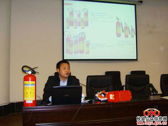 省消防协会专家应邀到长鸿学校传授消防知识