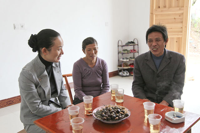 李晖到鹿原镇看望慰问困难户